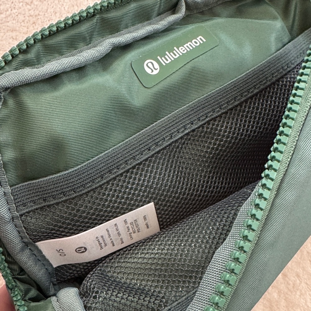 Lululemon EVERYWHERE BELT BAG